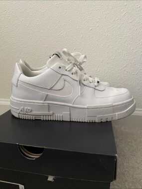 Nike Women’s AF1 Air Force 1 Pixels